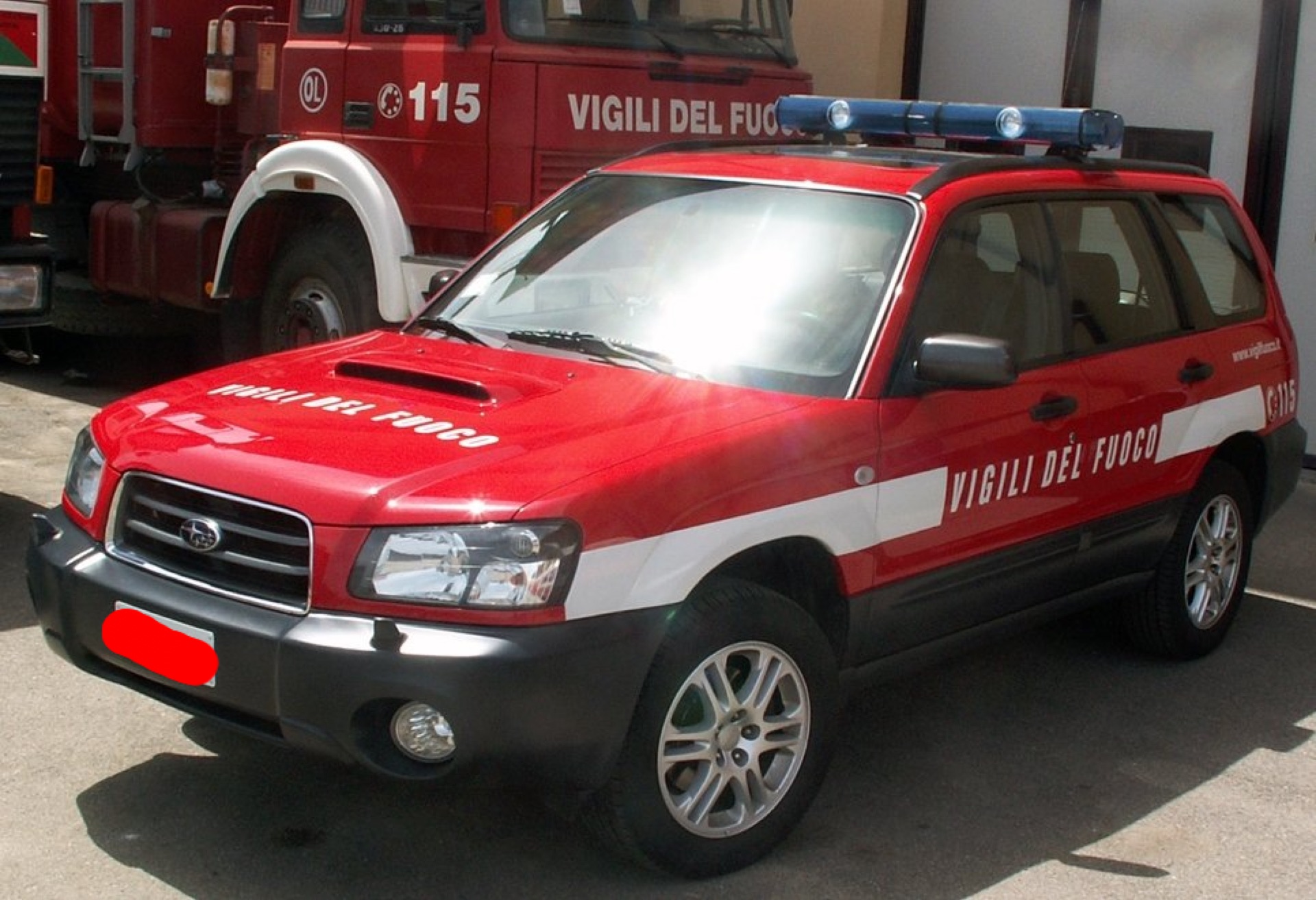Mezzo dei Vigili del Fuoco allestito con segnalazione Federal Signal Vama